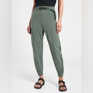 Athleta Quest Jogger - size 6 - green